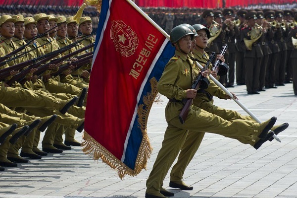 north-korean-soldiers-881x587