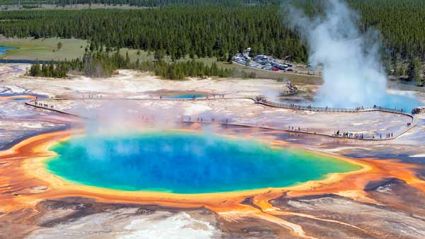 Grand Prismatic Spring Yellowstone park