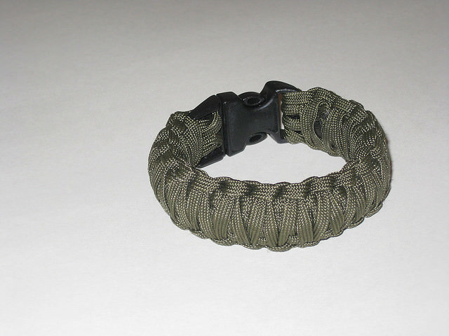 How To Make A Paracord Bracelet