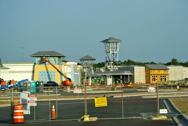 Architects Confirm: New Shopping Malls Will Become FEMA Camps