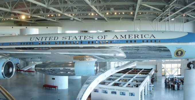 Boeing Blinks, Promises To Build Air Force One for Under $4 Billion