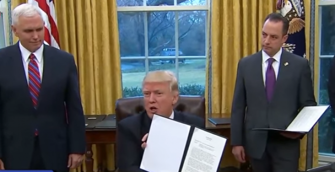 Trump Issues Executive Orders to Withdraw from TPP, Freeze Federal Hiring