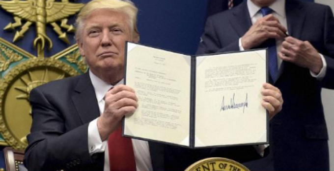 Trunmp’s Immigrant Ban Includes Green Card Holders