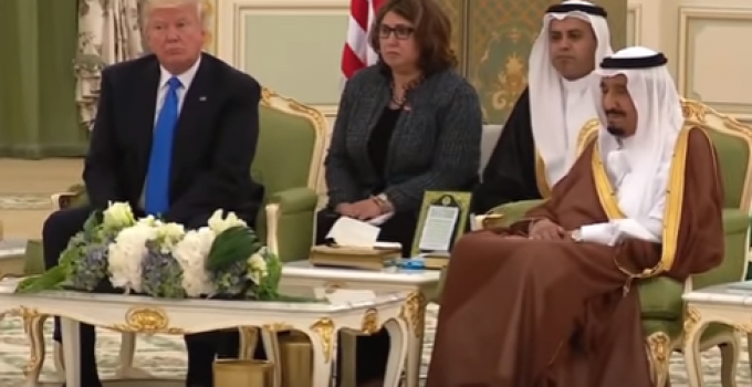 Body Language Expert Analyzes President Trump During Visit to Saudi Arabia