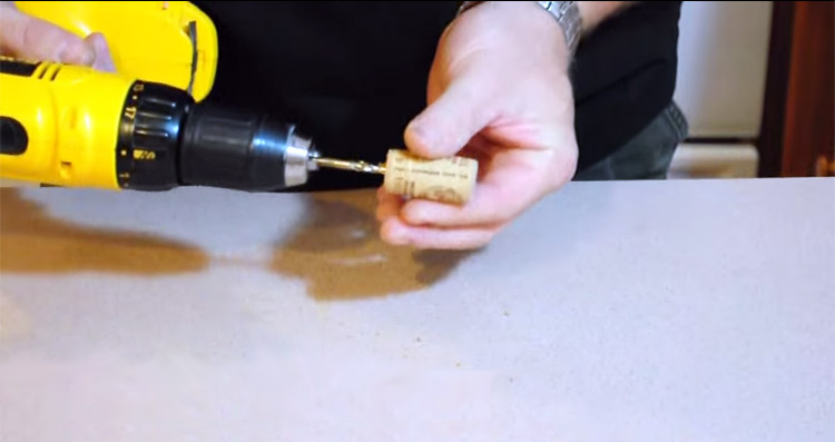 Be Prepared: Make an Emergency Oil Lamp in Under 5 Minutes