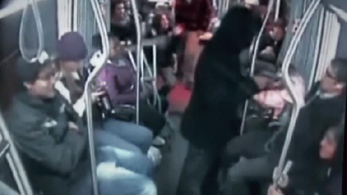 VIDEO: Passengers Beat Thief