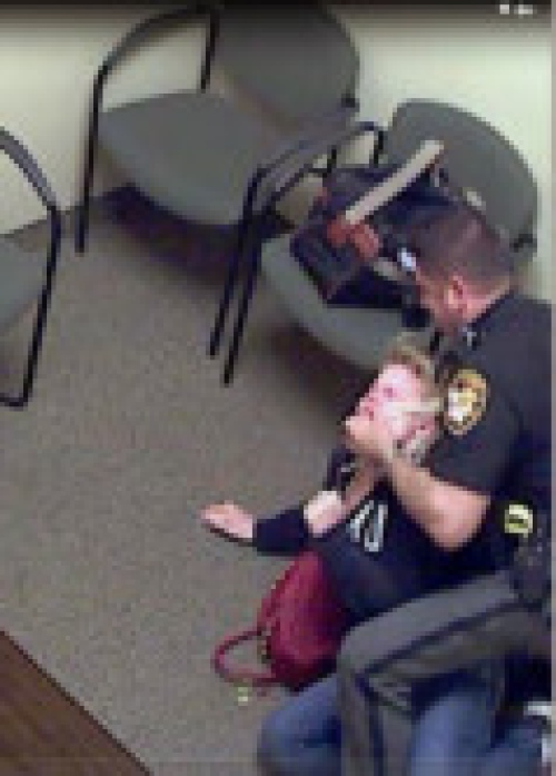 Deputy Forcefully Pries Open Woman’s Mouth After She Takes Tylenol