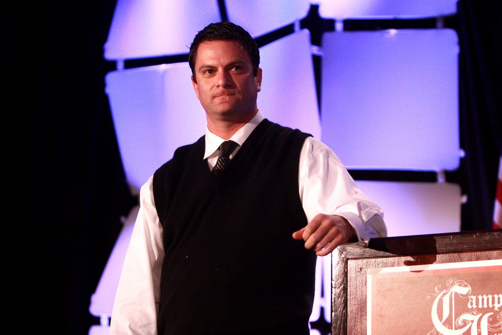 Lavabit: First Tech Firm to Shut Down Rather Than Comply With NSA Spying